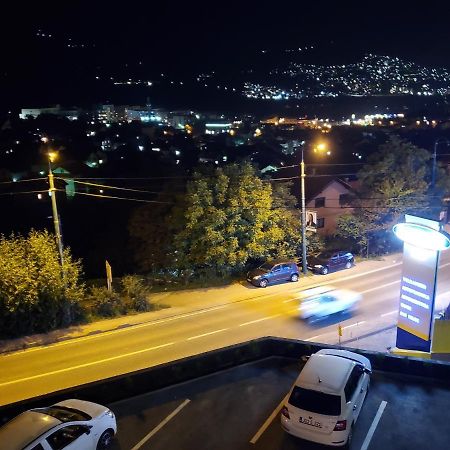 Sleep And Drive White Apartment Sarajevo Exterior photo