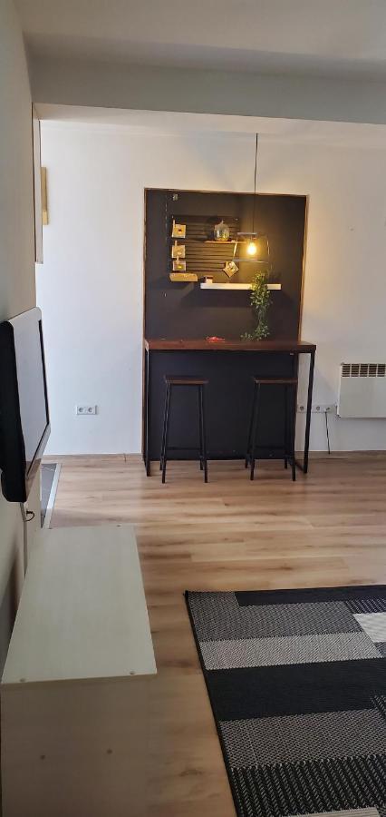 Sleep And Drive White Apartment Sarajevo Room photo
